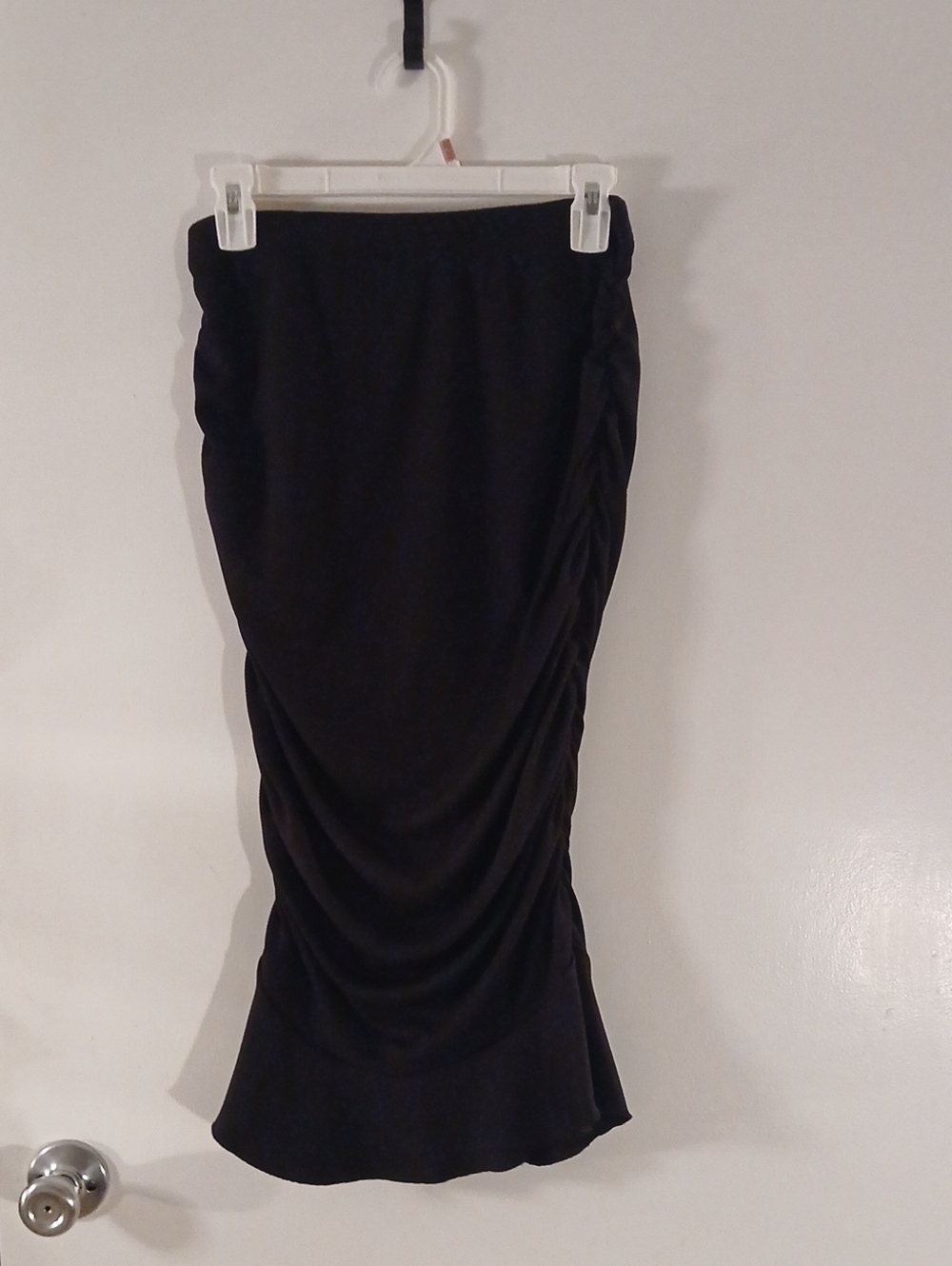 NWOT Sexy Black Ruched Pencil Skirt - Women